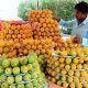 Man selling Pakistani mangoes