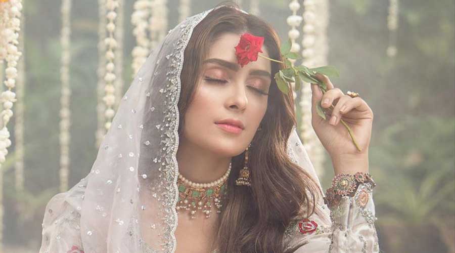 Ayeza Khan million Instagram