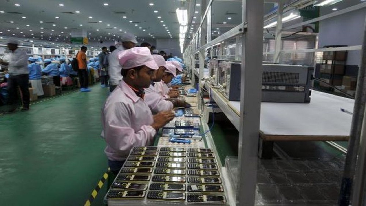 Three mobile phone companies to set up manufacturing plants in Pakistan