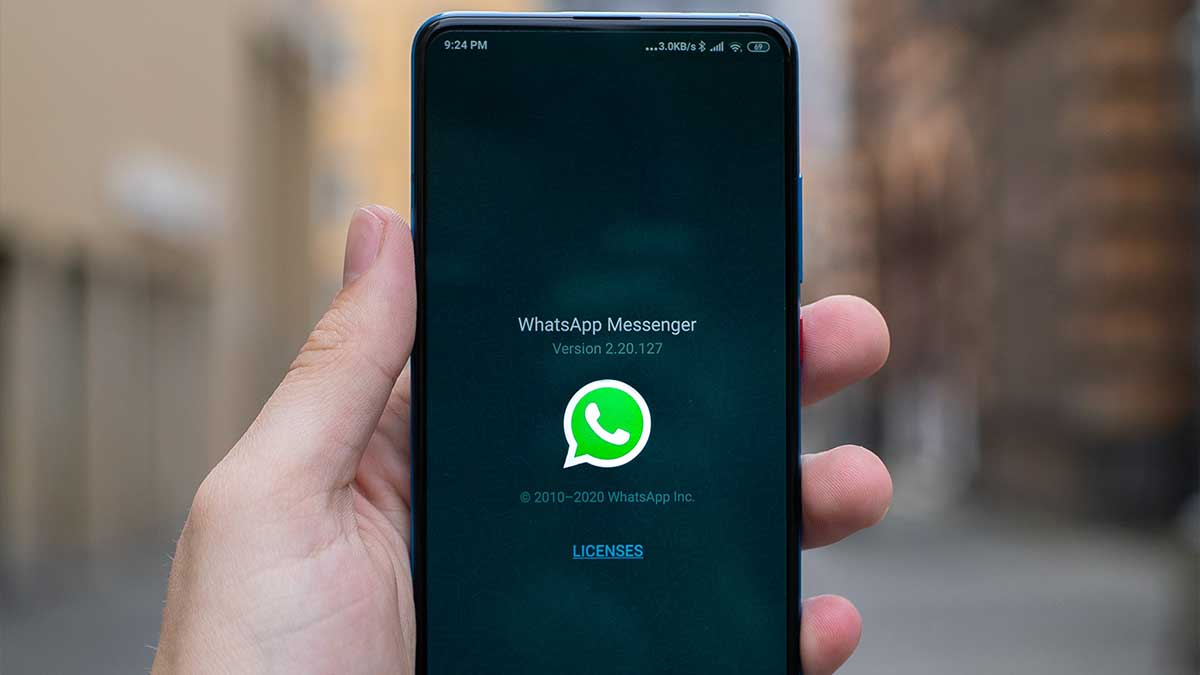 WhatsApp Security Flaw