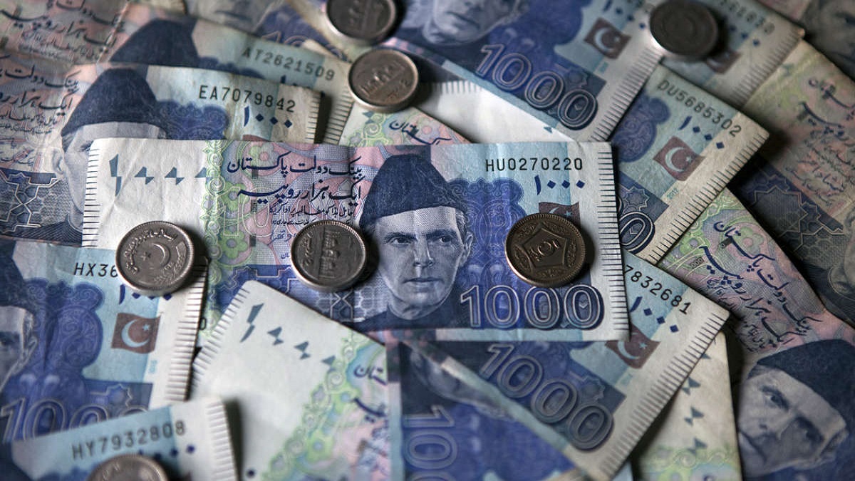 Pakistani Rupee's Downward Trend Continues Amid Increasing Debt Repayment Pressures