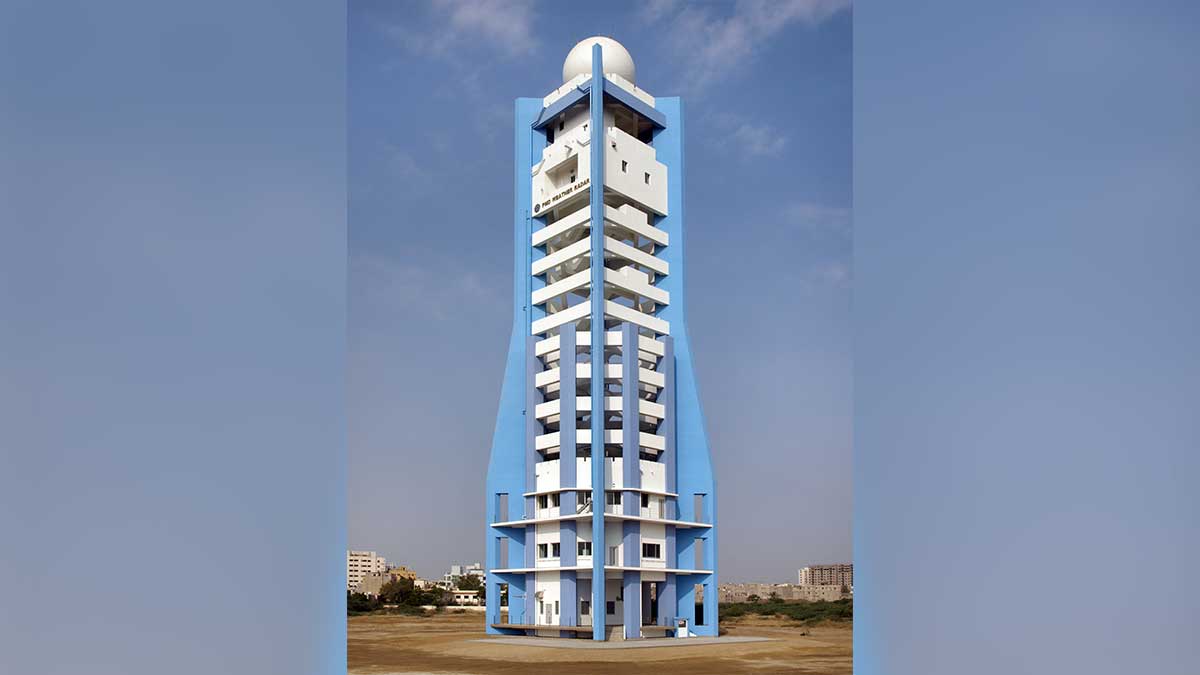 Weather surveillance radar