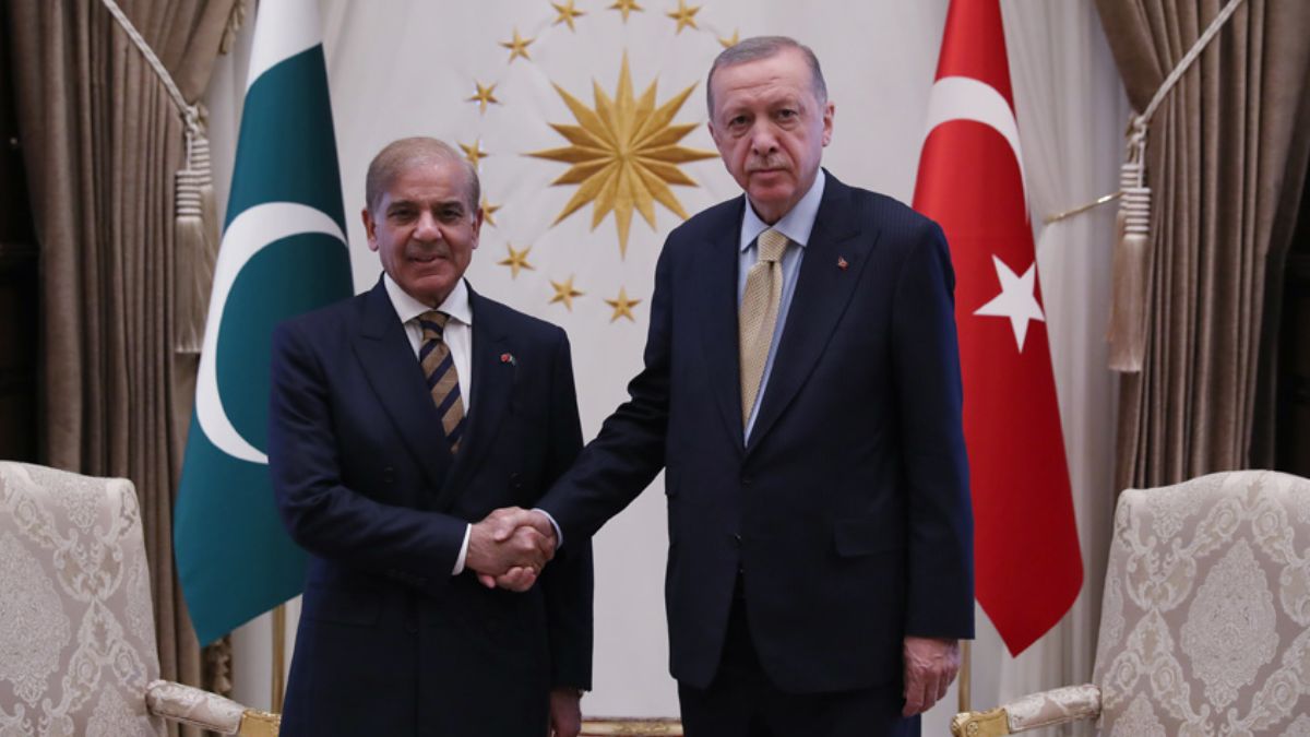 PM Shehbaz leaving for 2 day visit to Turkiye