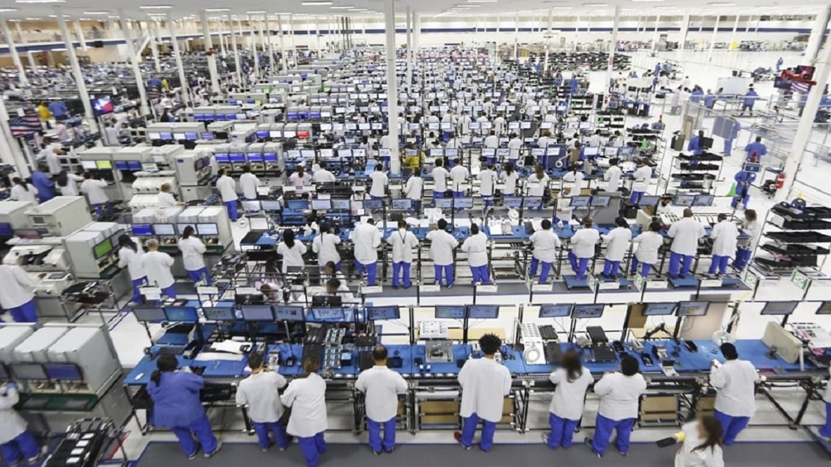 Why did USA fall behind China in cell phone production