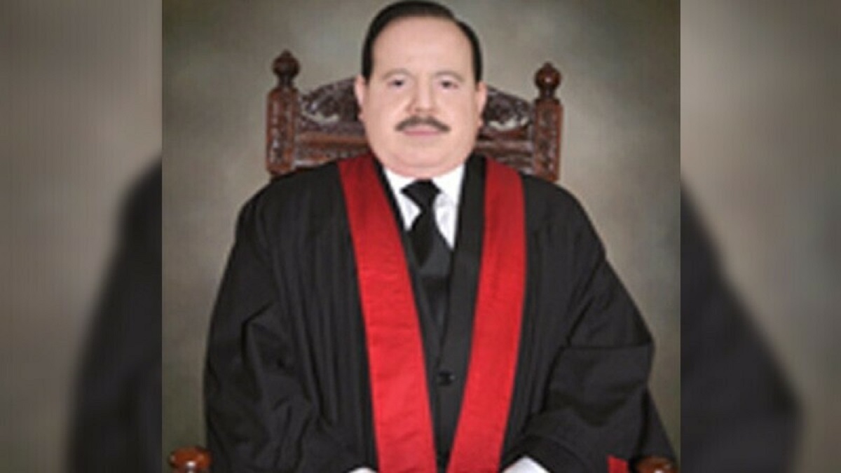 Supreme Court Directs FIA To Block Fake Twitter Account Of Justice Sardar Tariq Masood