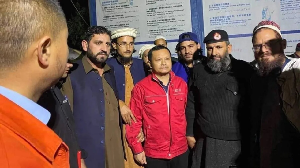 Chinese Worker Detained In Pakistan's Dasu On Blasphemy Charges