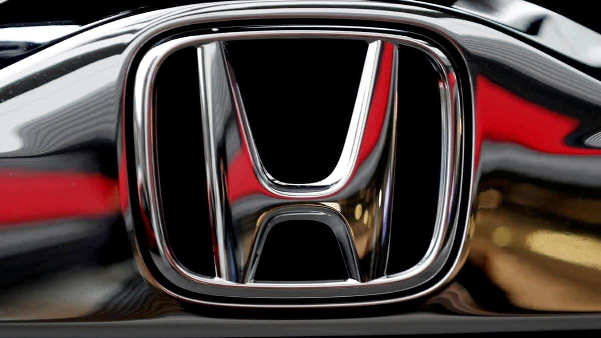 Honda Atlas Extends Production Shutdown To April End Amidst Pakistan's Economic Crisis