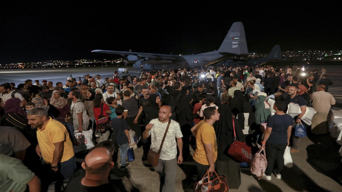 500 Pakistanis Arrive At Sudan's Port And Will Be Flown To Jeddah, According To The FO