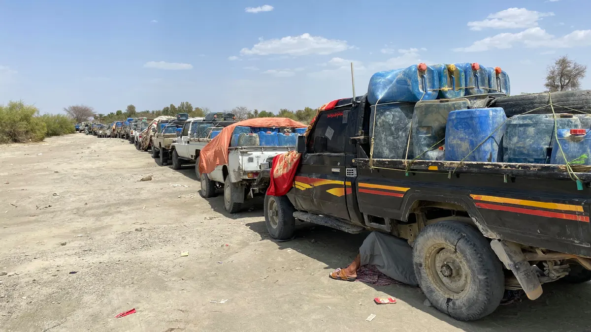 Refinery Official Warns Of Daily Smuggling Of 8 Million Liters Of Iranian Diesel Into Pakistan