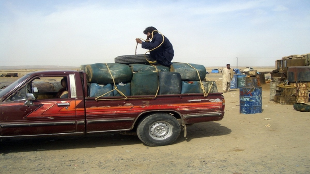 Balochistan Chief Minister Approves Legalization of Iranian Petrol Sales in Quetta