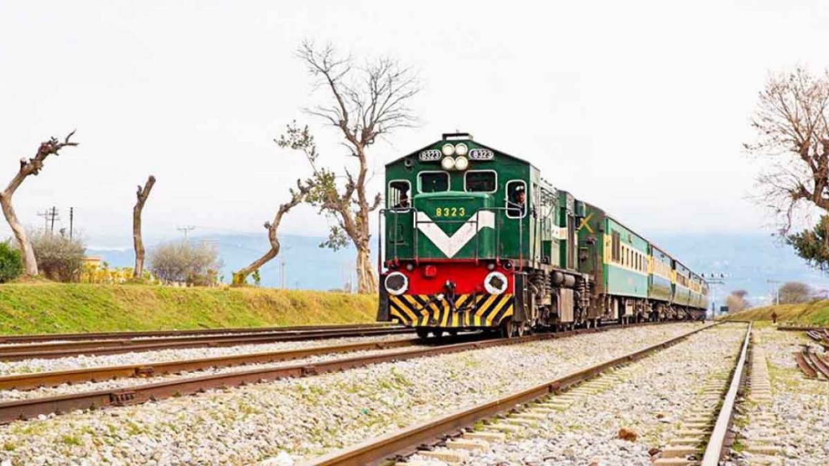 Pakistan Railways Intensifies Efforts to Recover Billions in Owed Land and Service Fees