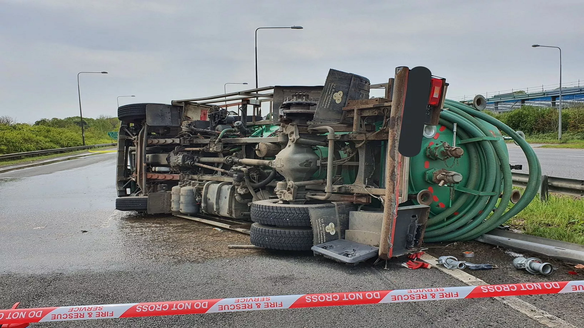 LPG Tanker Overturns on M2 Motorway’s Kallar Kahar Section, Prompting Safety Concerns