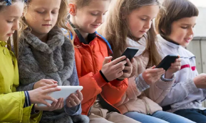 Mobile Phones, Tablets, and Smartwatches to be Banned in Dutch Classrooms