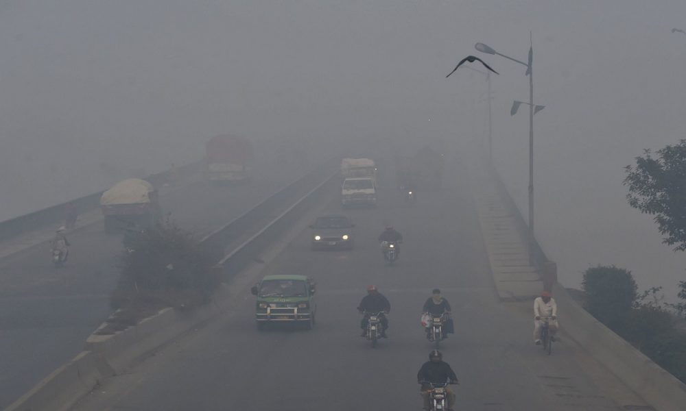 Air Pollution Cuts Life Expectancy By Nearly 4 Years in Pakistan: Report